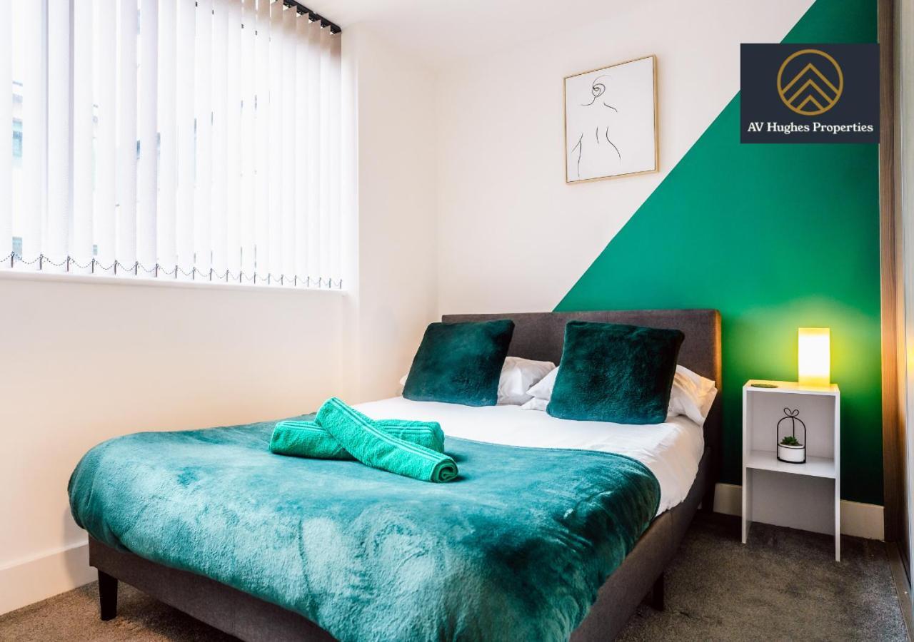 Luxury Stay In Two Bedroom Apartment By Av Hughes Properties Short Lets & Serviced Accommodation Milton Keynes- Super Fast Wi-Fi - Netflix Exterior photo